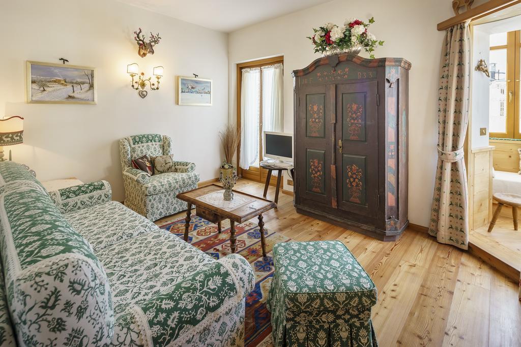 Villa Tullia - Stayincortina Cortina d'Ampezzo Exterior photo
